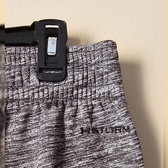 Under Armour Coldgear Loose Fit Sweatpants (L) Like New - Picture 5 of 5